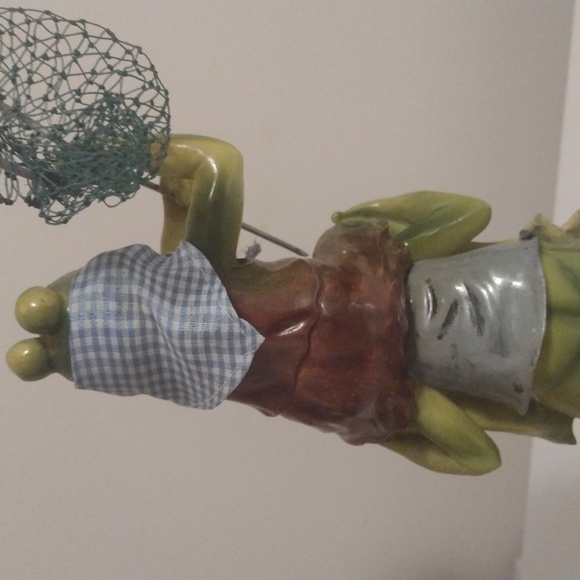 Toad and frog friends statue going fishing 13 1/2 inches resin - Picture 9 of 10